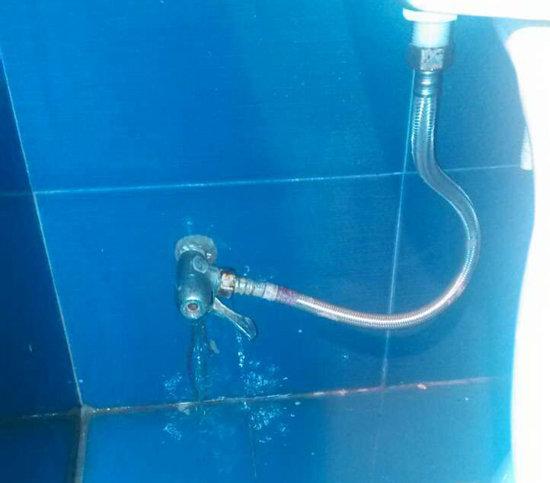 武汉卫生间漏水如何排查？别等卫生间砸了才发现没漏水！