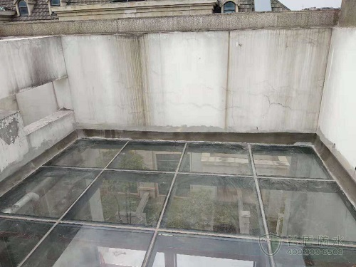 想知道房顶漏水最好的补漏方法？