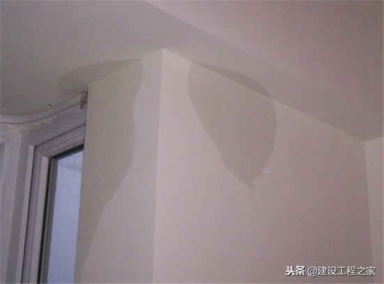 卫生间天花板漏水是什么原因？怎么补漏？