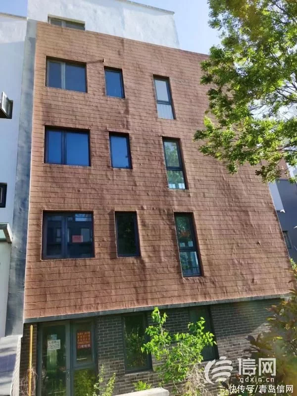 又一小区楼房大面积漏水 外立面多处空鼓如纸糊