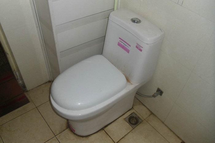 蔡甸卫生间往楼下漏水怎么维修？